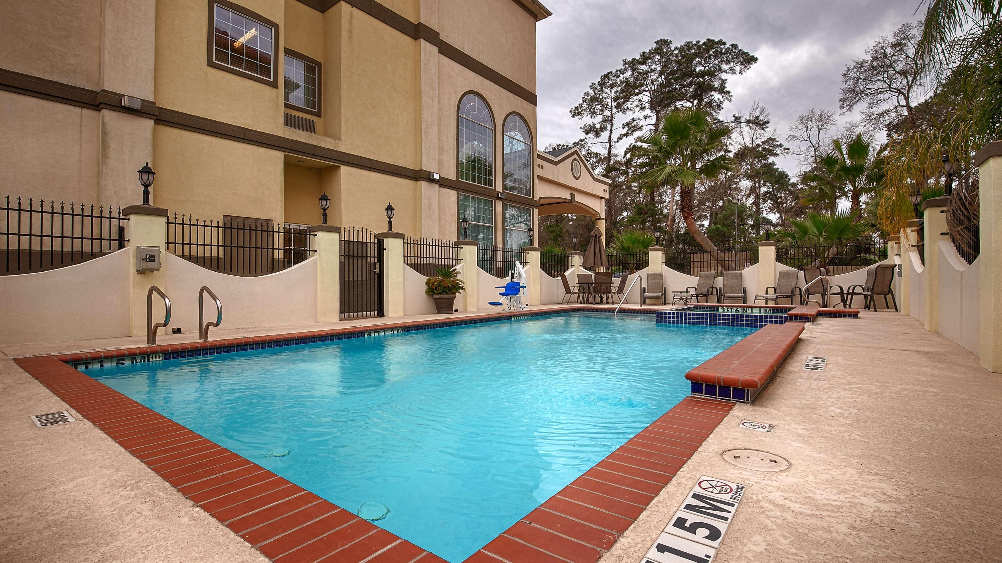 Best Western Plus New Caney Inn & Suites Buitenkant foto