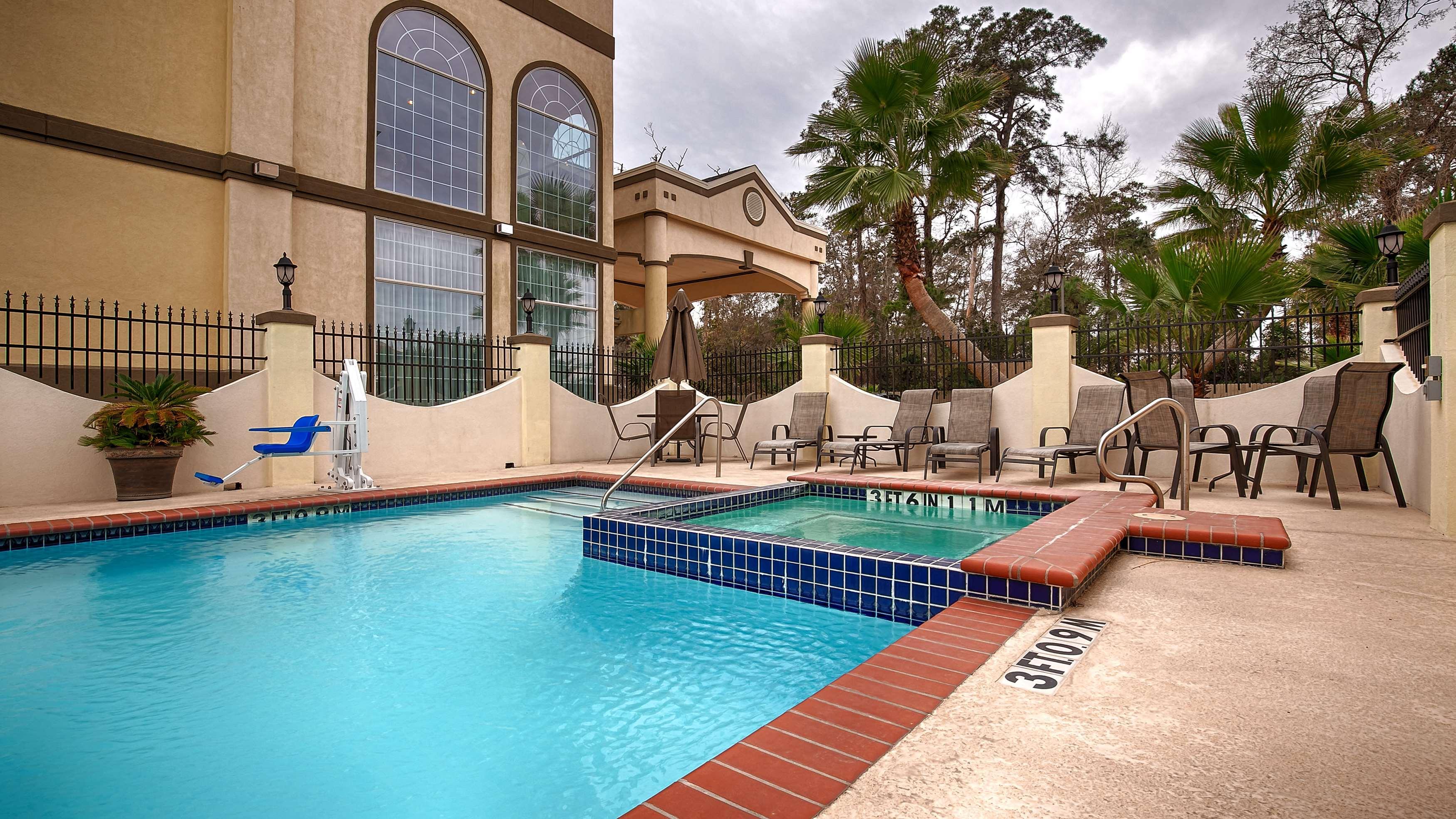 Best Western Plus New Caney Inn & Suites Buitenkant foto