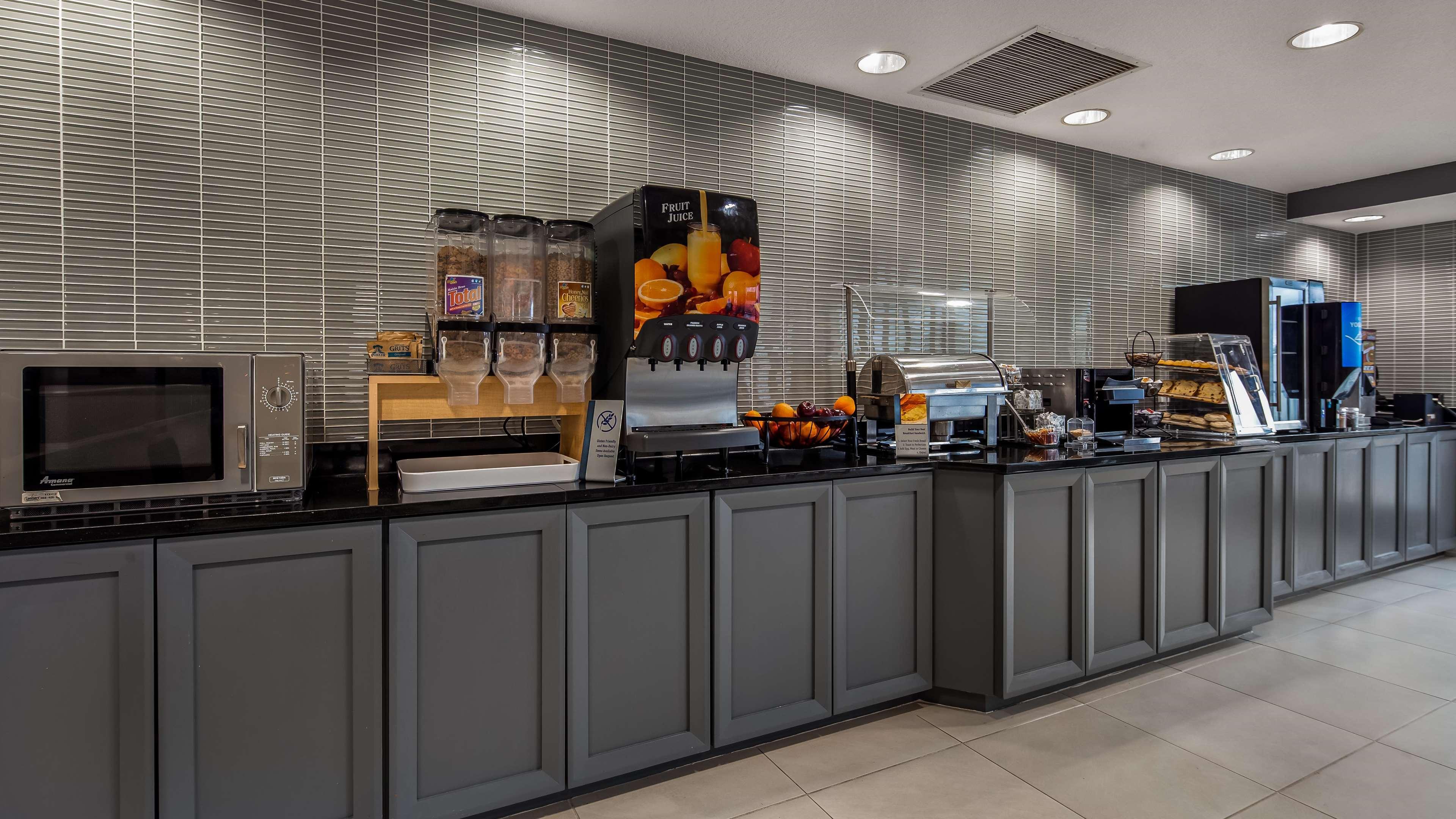 Best Western Plus New Caney Inn & Suites Buitenkant foto