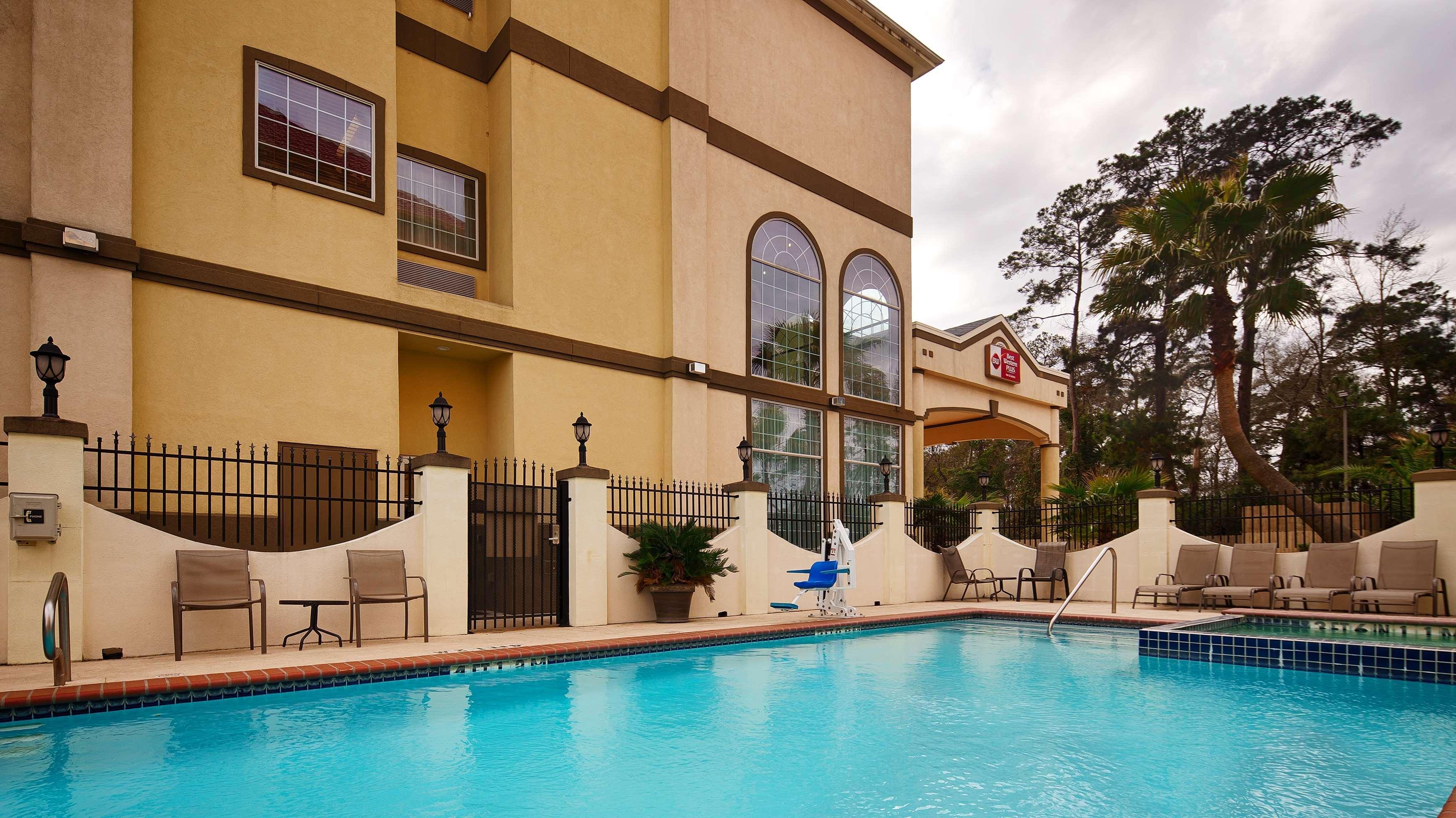 Best Western Plus New Caney Inn & Suites Buitenkant foto