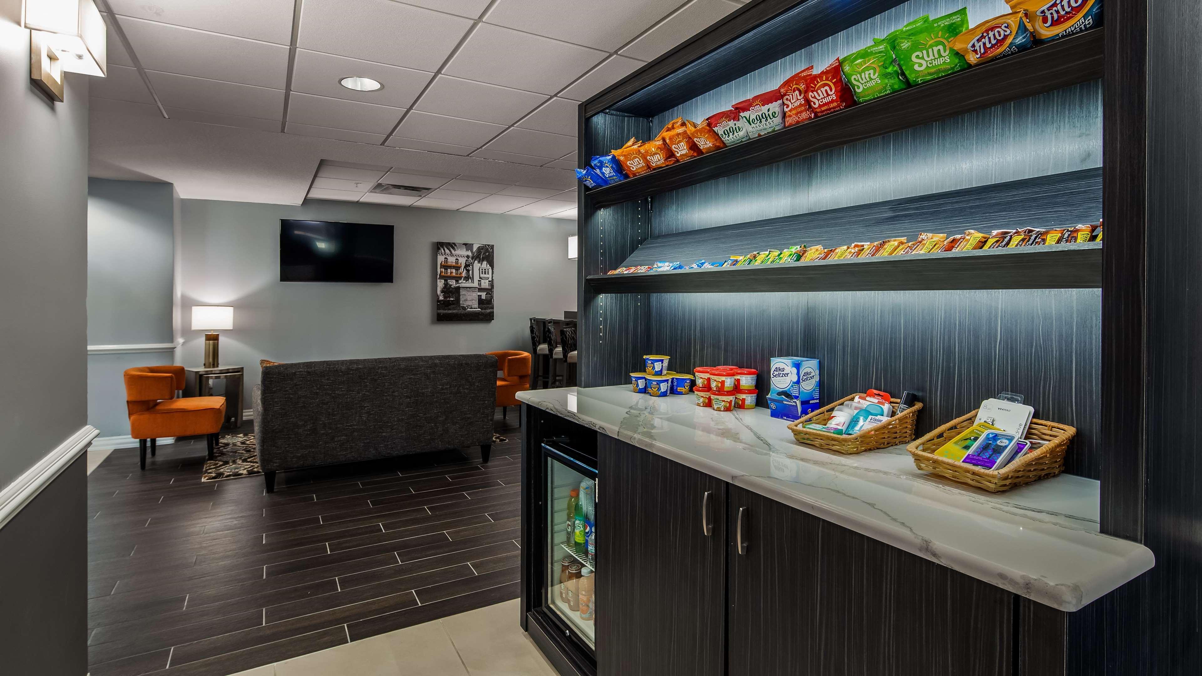 Best Western Plus New Caney Inn & Suites Buitenkant foto