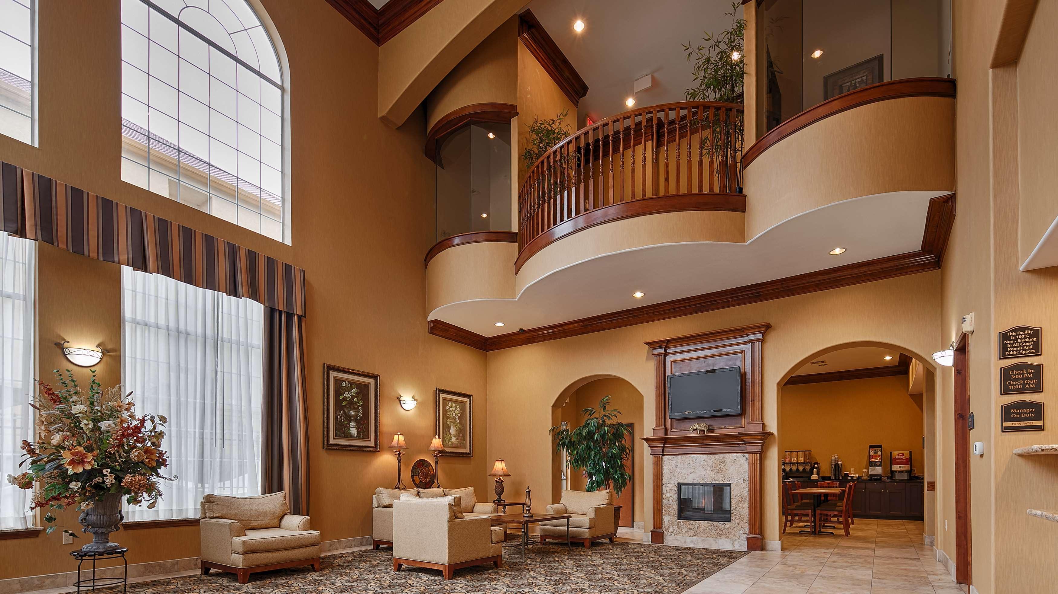 Best Western Plus New Caney Inn & Suites Buitenkant foto