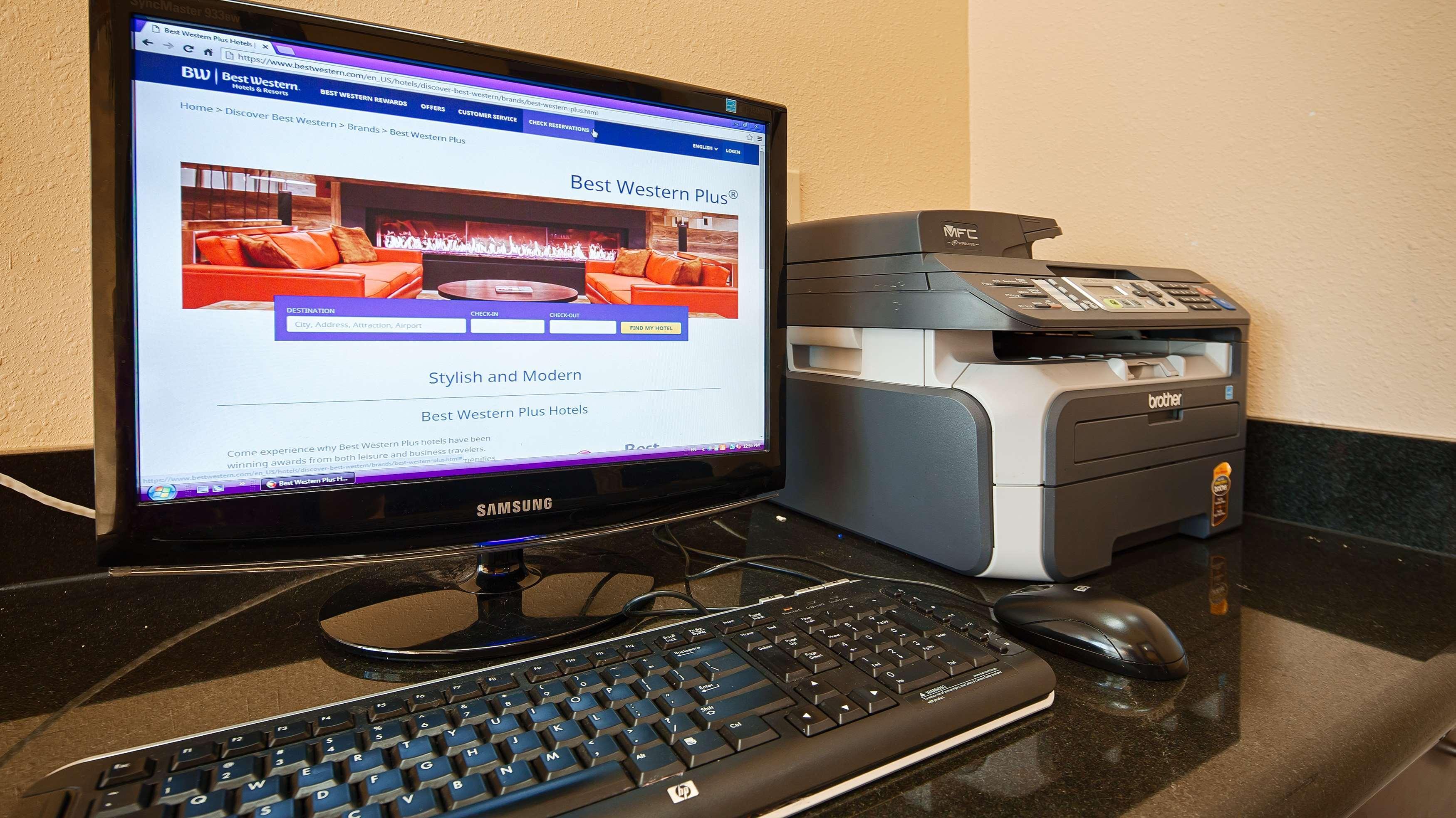 Best Western Plus New Caney Inn & Suites Buitenkant foto