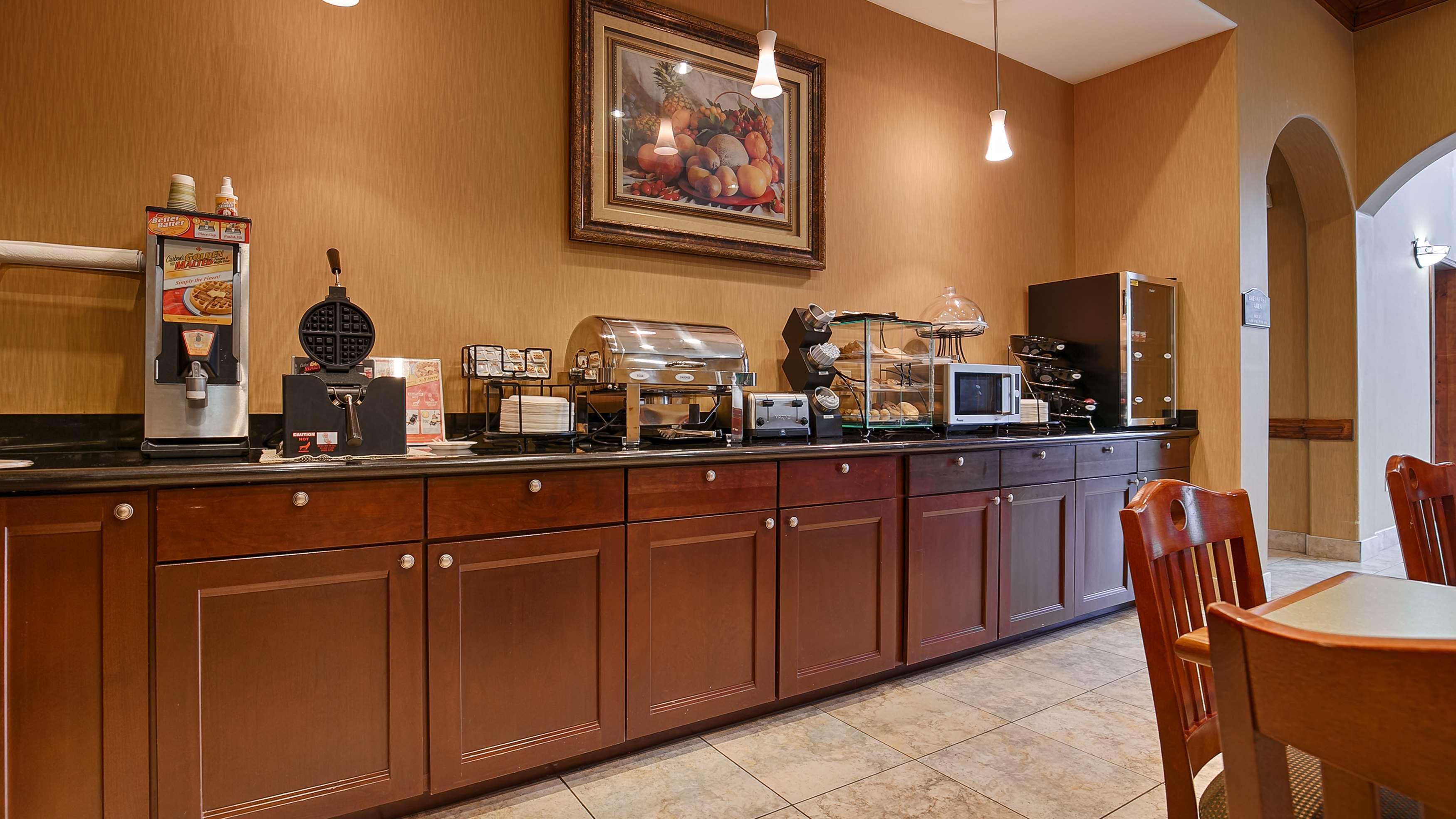 Best Western Plus New Caney Inn & Suites Buitenkant foto