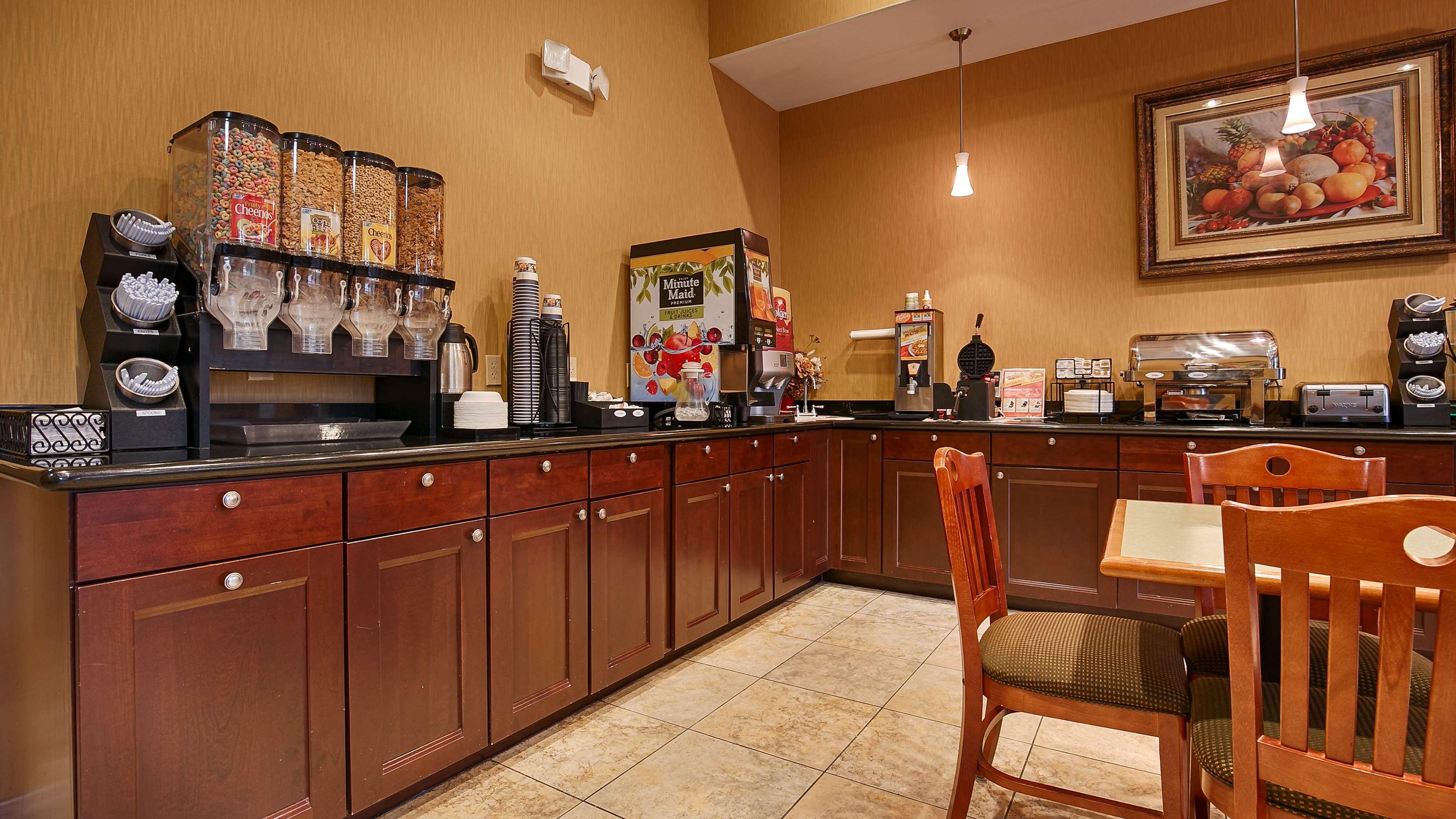 Best Western Plus New Caney Inn & Suites Buitenkant foto